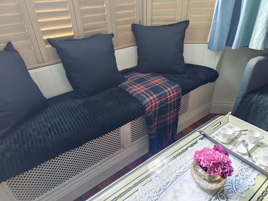 - Fulham Apartment *
