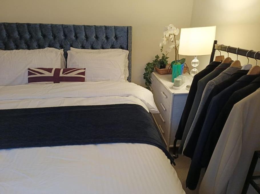 - Fulham Apartment London
