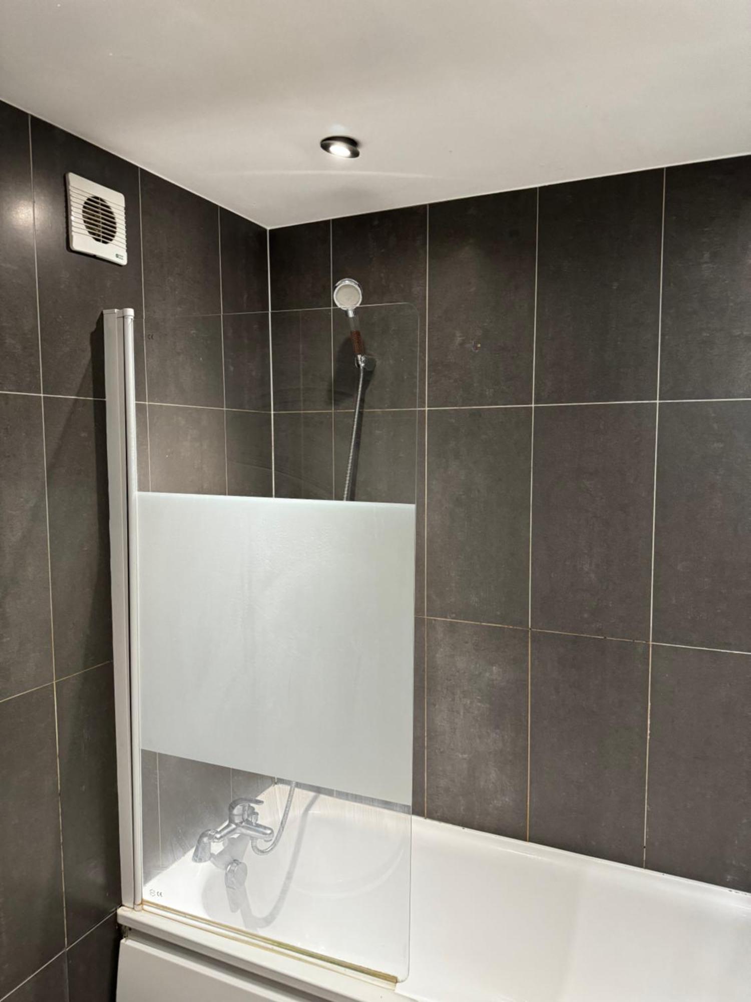 En-suite Bedroom For Up To 4! Sofa Bed - Near Stratford Casa de hóspedes