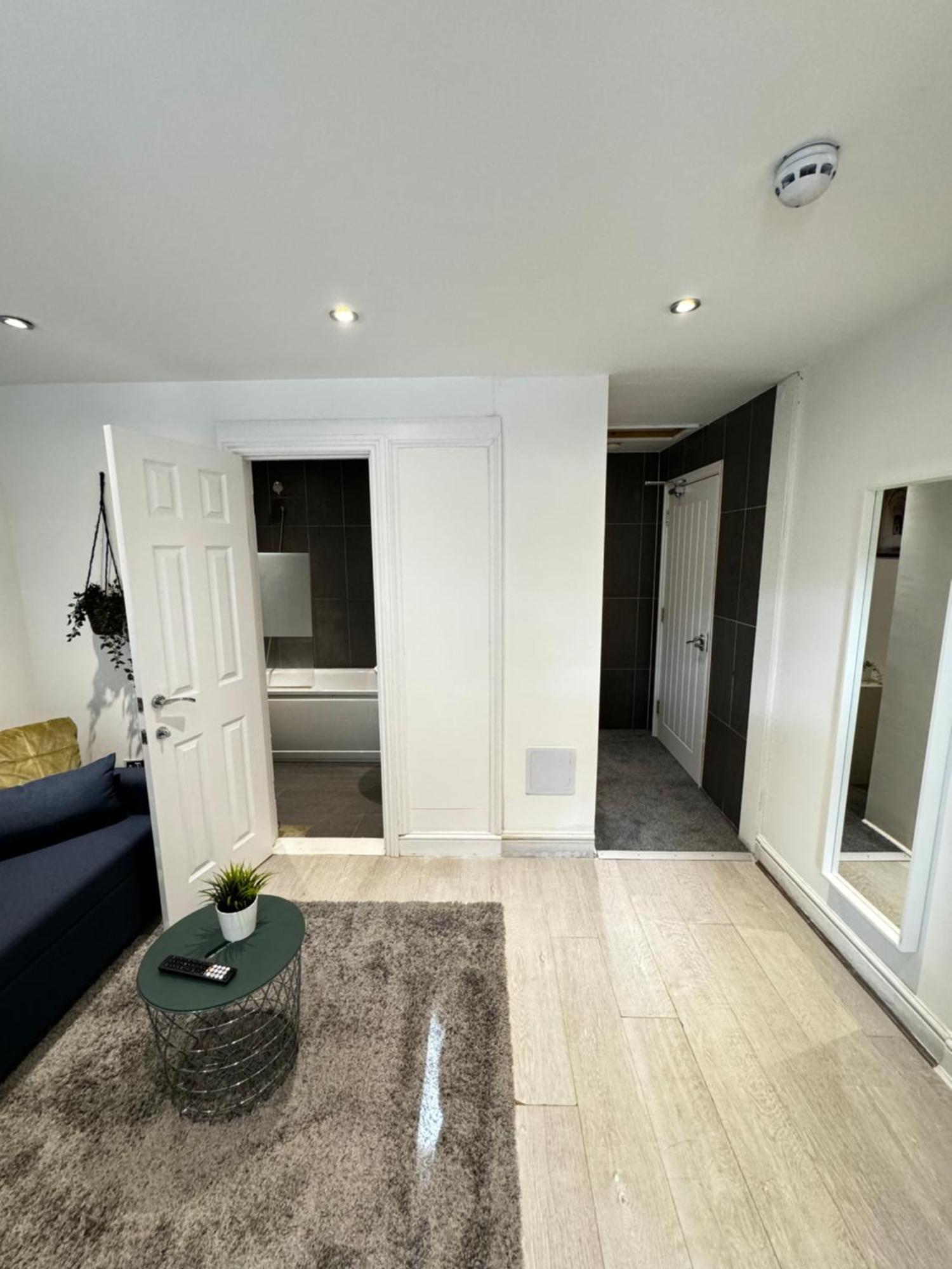 En-suite Bedroom For Up To 4! Sofa Bed - Near Stratford Casa de hóspedes Londres