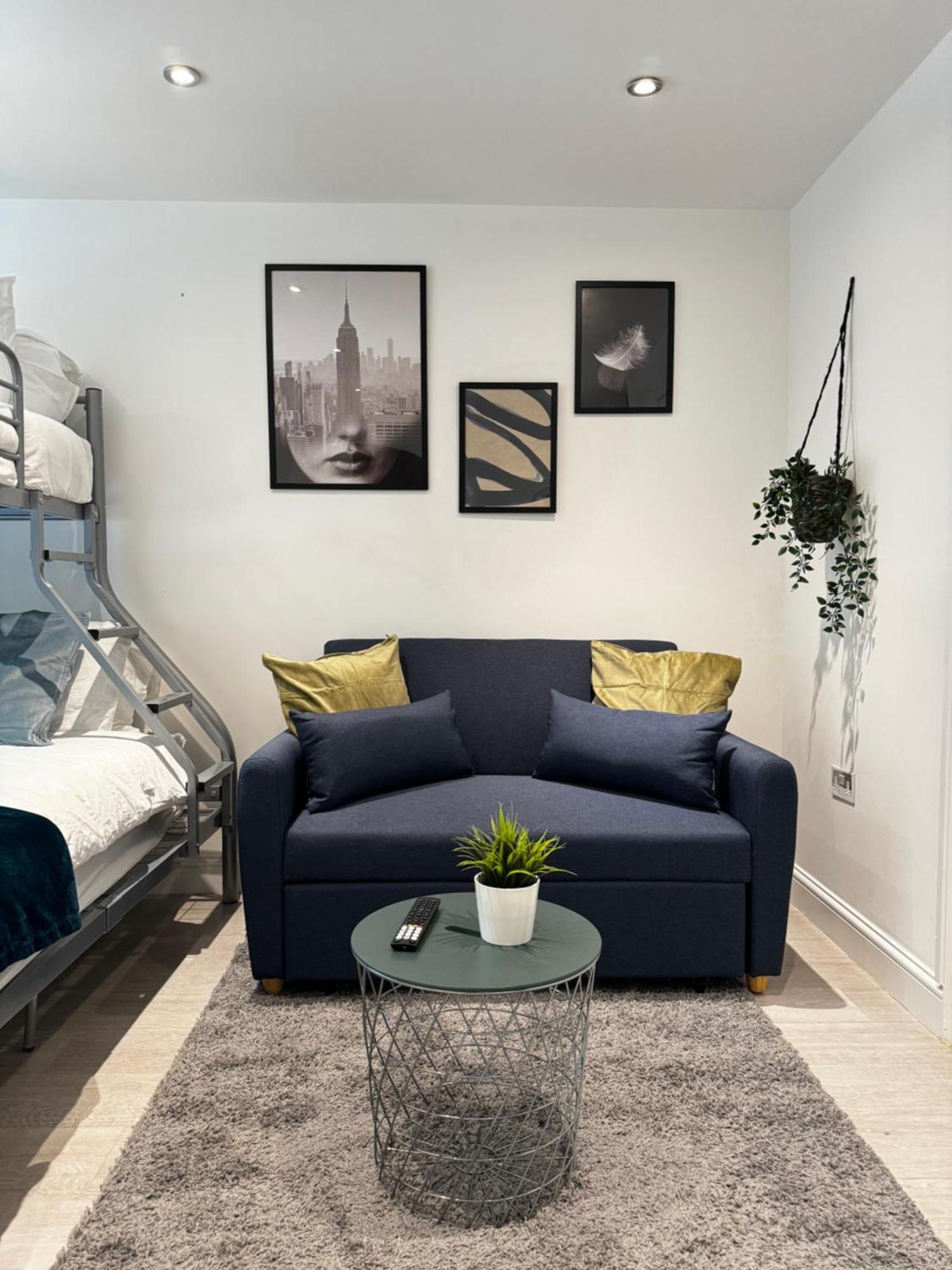 En-suite Bedroom For Up To 4! Sofa Bed - Near Stratford Casa de hóspedes