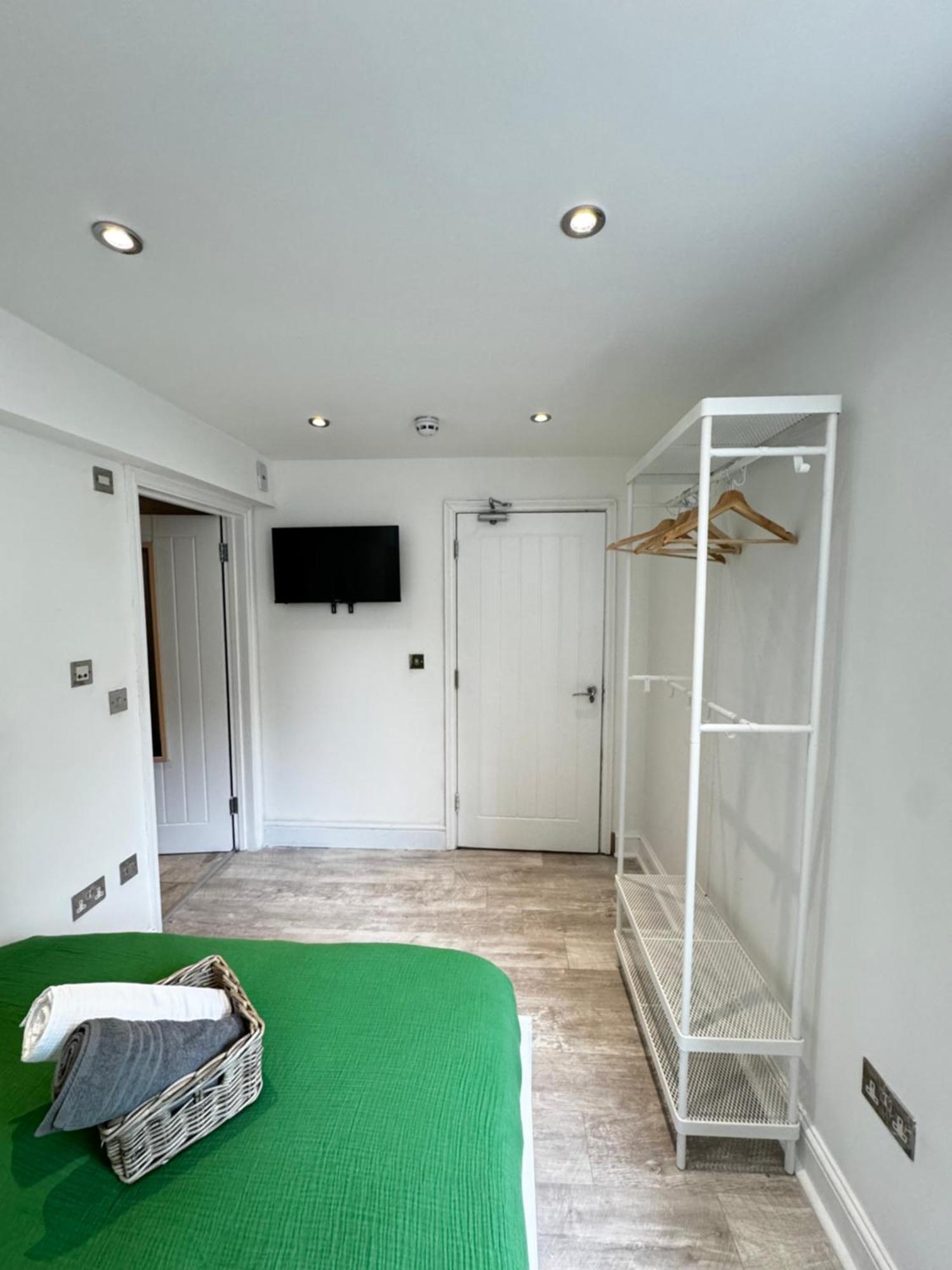 En-suite Bedroom For Up To 4! Sofa Bed - Near Stratford * Londres