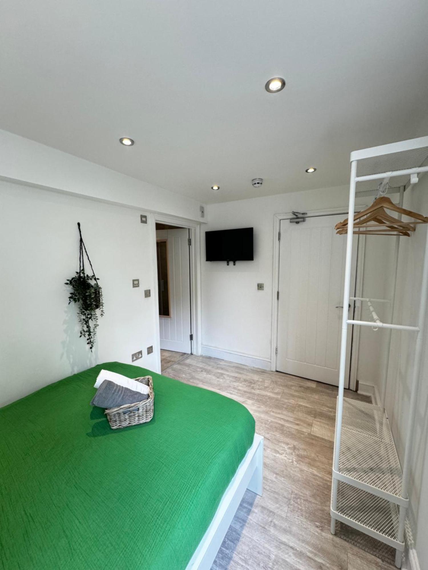 En-suite Bedroom For Up To 4! Sofa Bed - Near Stratford Londres