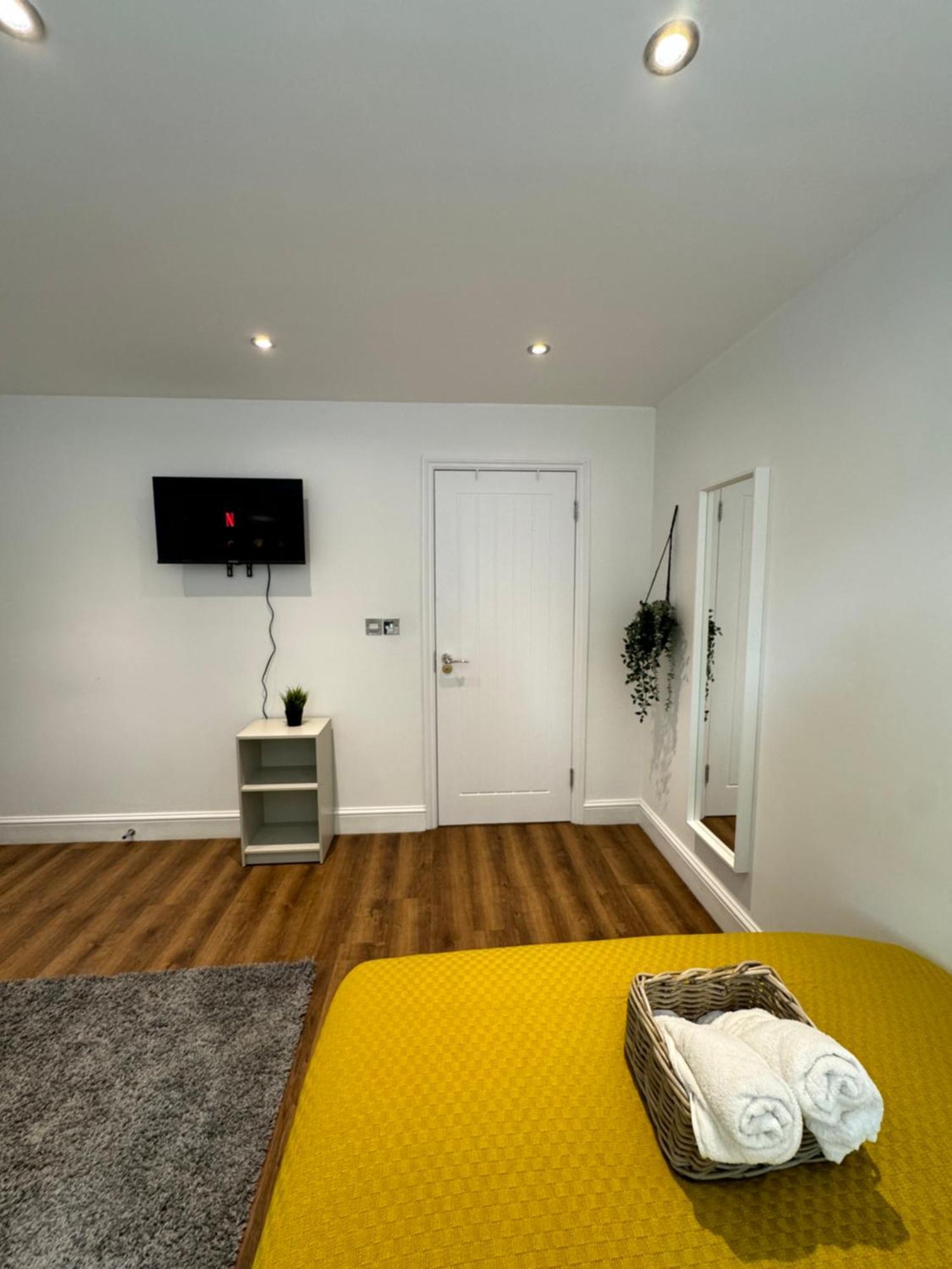 En-suite Bedroom For Up To 4! Sofa Bed - Near Stratford * Londres