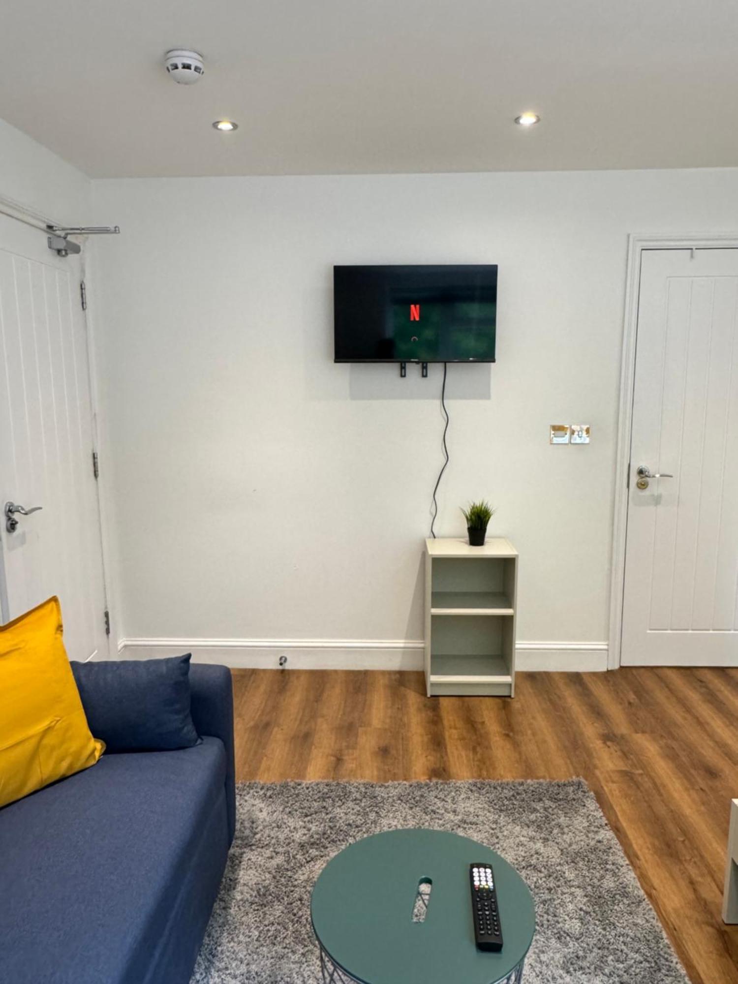 En-suite Bedroom For Up To 4! Sofa Bed - Near Stratford Casa de hóspedes