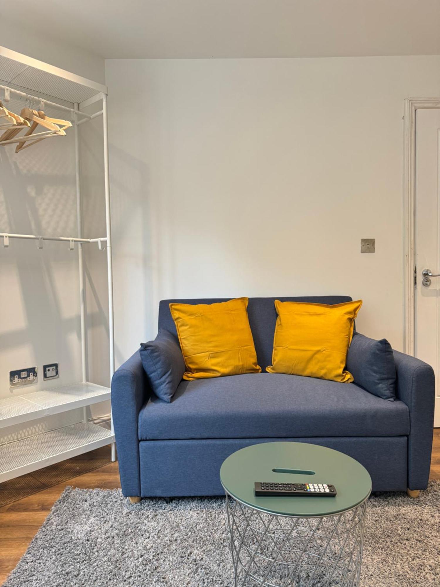 En-suite Bedroom For Up To 4! Sofa Bed - Near Stratford Casa de hóspedes Londres
