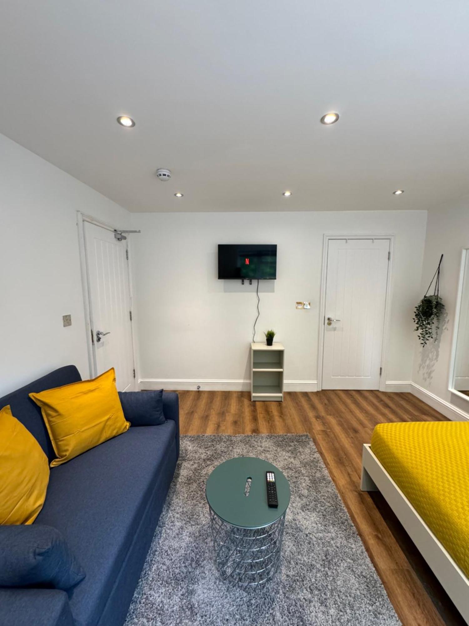 En-suite Bedroom For Up To 4! Sofa Bed - Near Stratford Casa de hóspedes