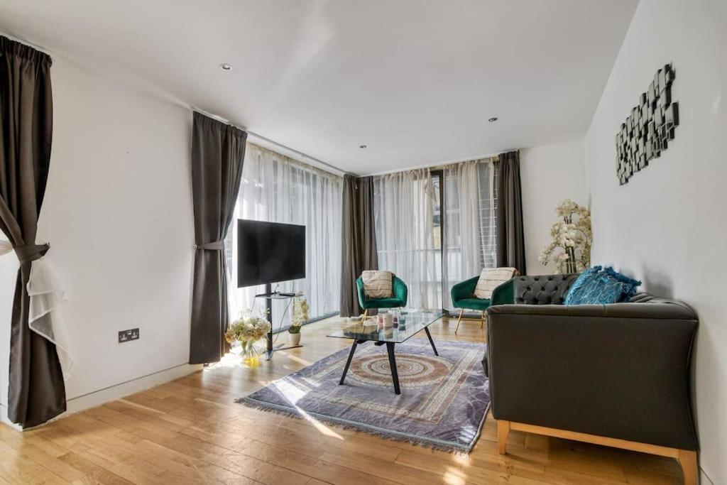 3 Bdr & 2 Bathroom In Bond Street- Central Apartamento