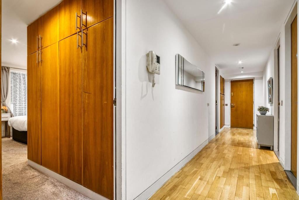 Apartamento 3 Bdr & 2 Bathroom In Bond Street- Central
