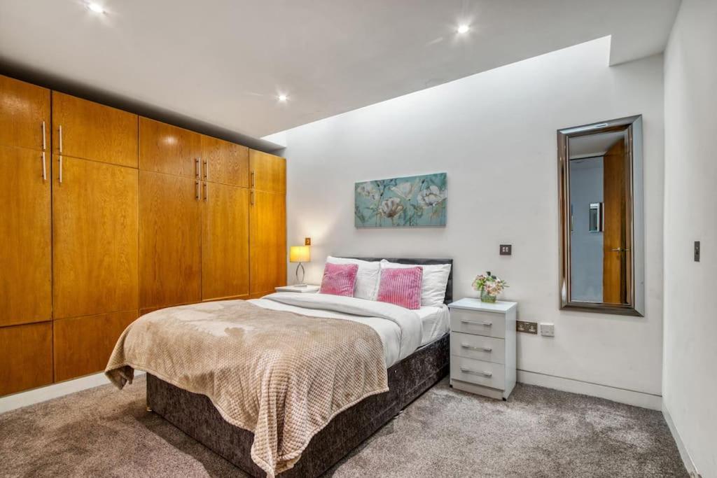 3 Bdr & 2 Bathroom In Bond Street- Central Apartamento *