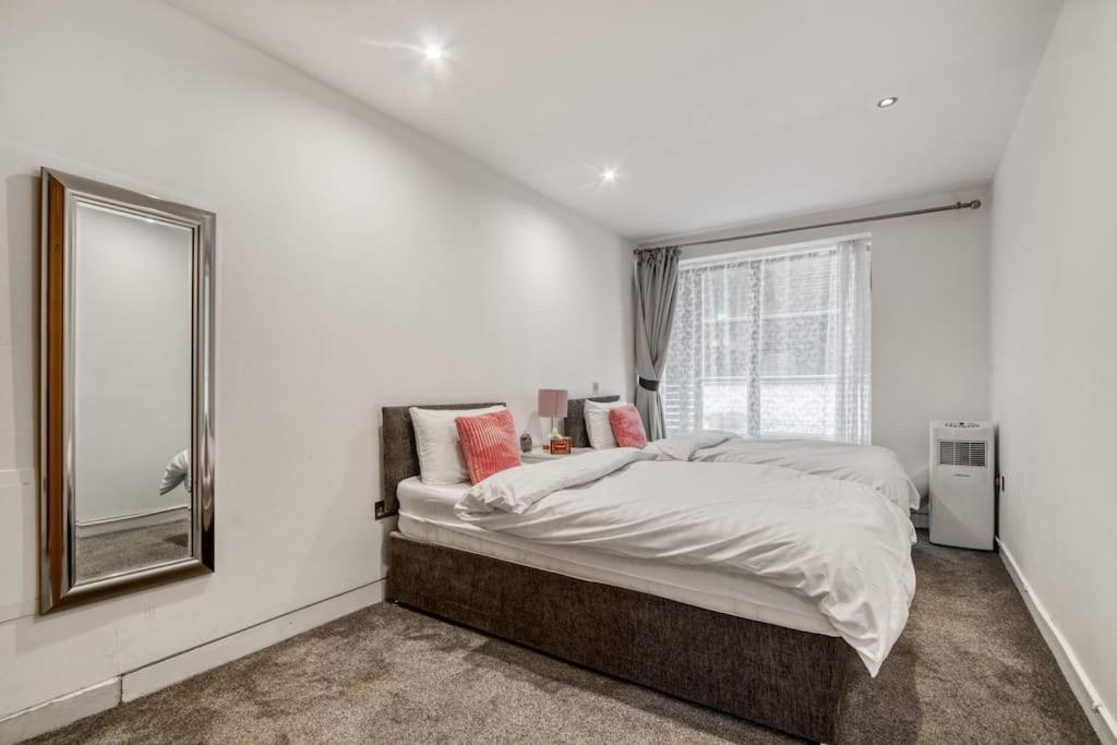 Apartamento 3 Bdr & 2 Bathroom In Bond Street- Central Londres