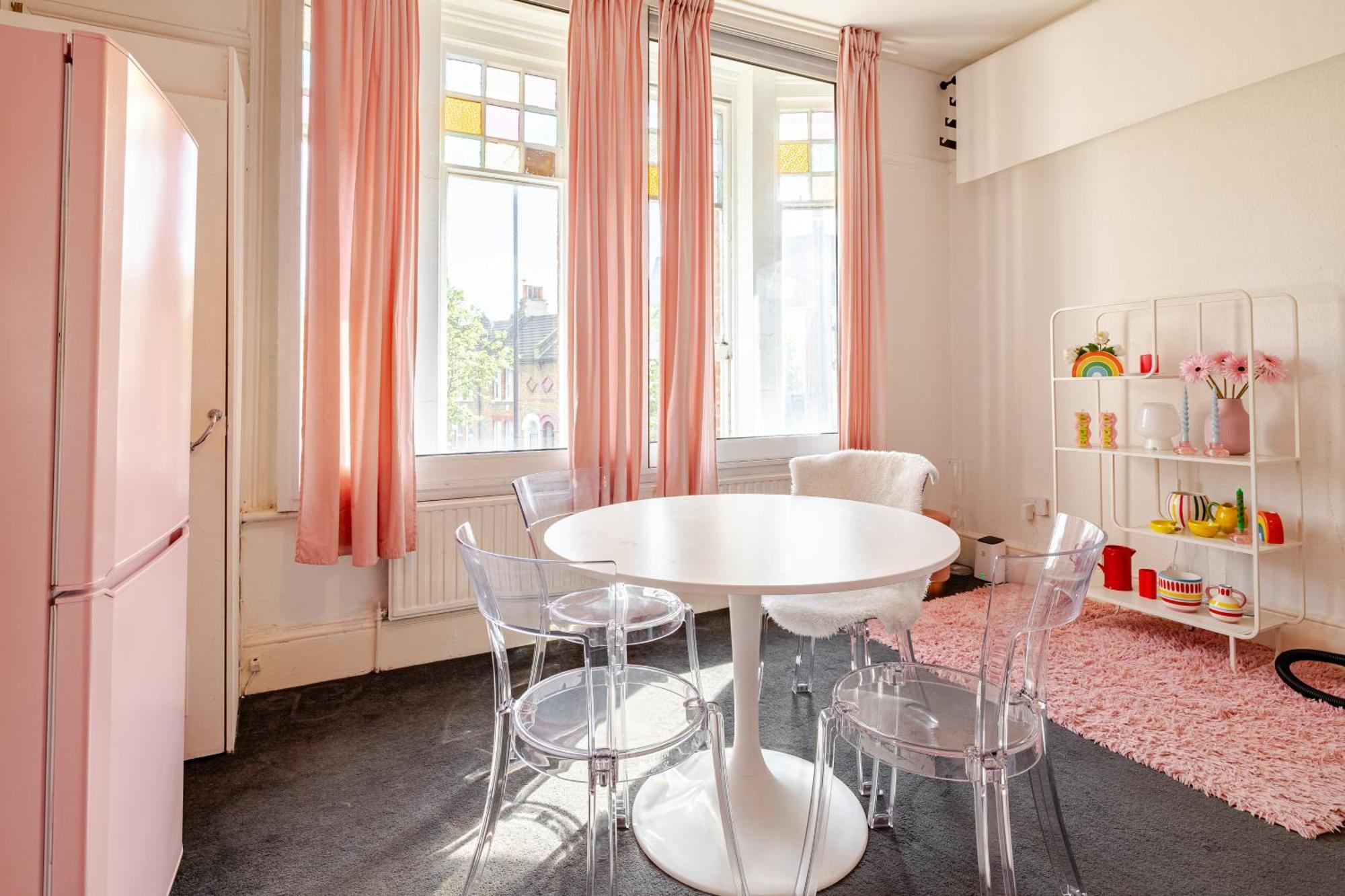 Barbies Dream Flat Apartment London