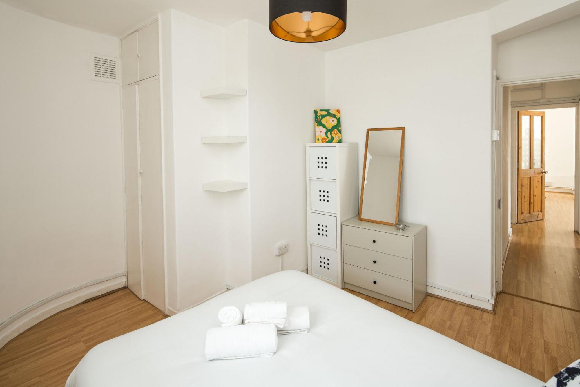 Stylish 2bd Flat With Balcony Near Stepney
