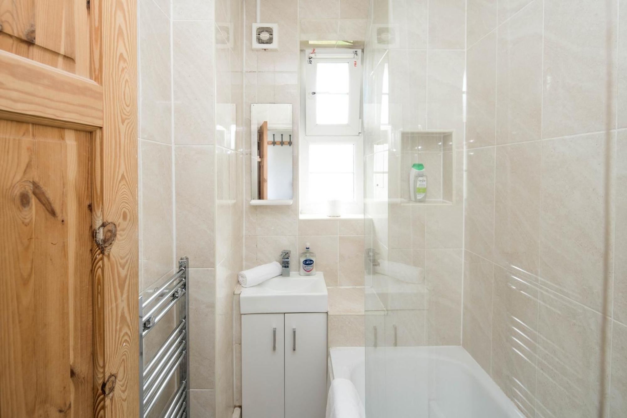 Stylish 2bd Flat With Balcony Near Stepney