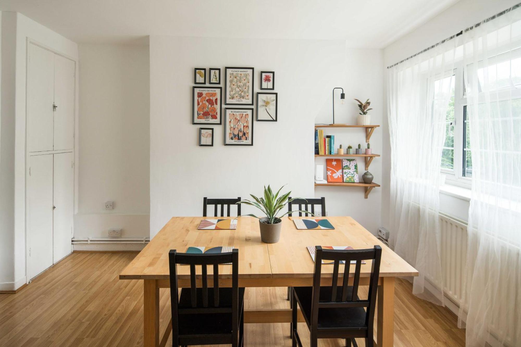 Stylish 2bd Flat With Balcony Near Stepney Apartment London