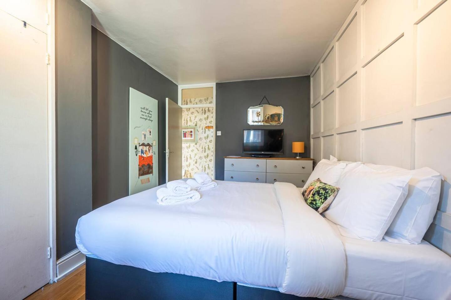 Apartment Pass The Keys West Cosy London