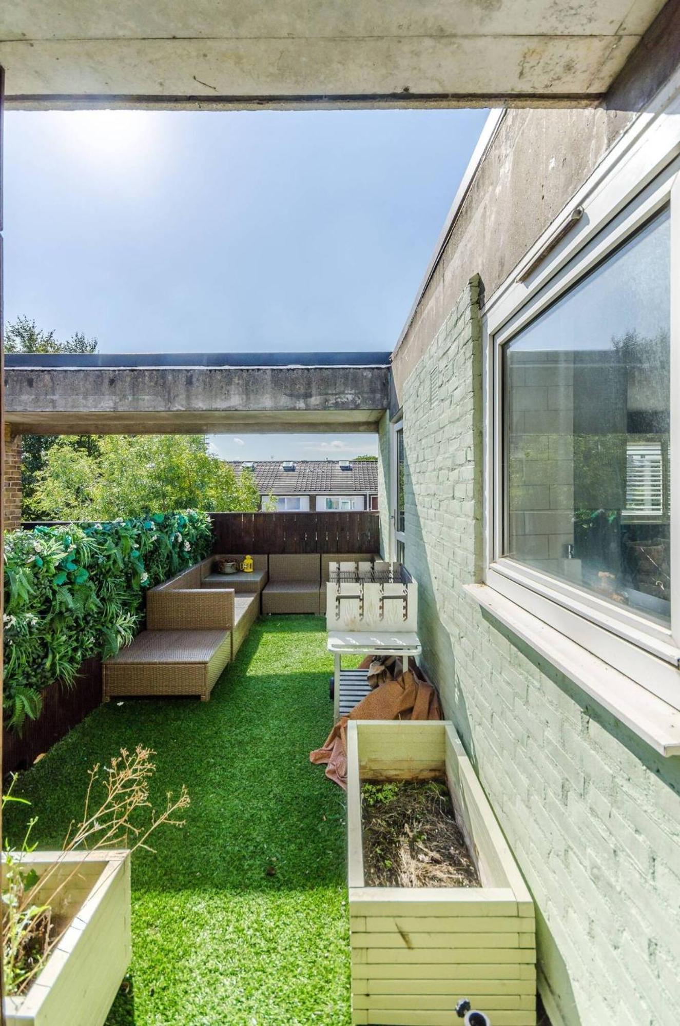 Apartment Pass The Keys West Cosy London