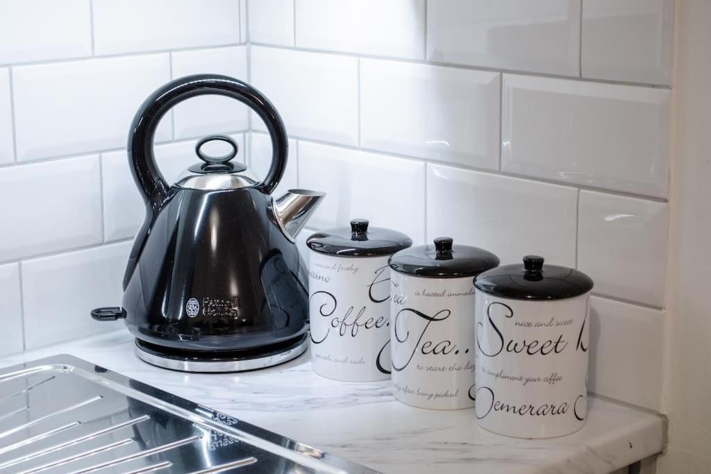 Luxury Two Bedroom Living - & Westminster Apartment London