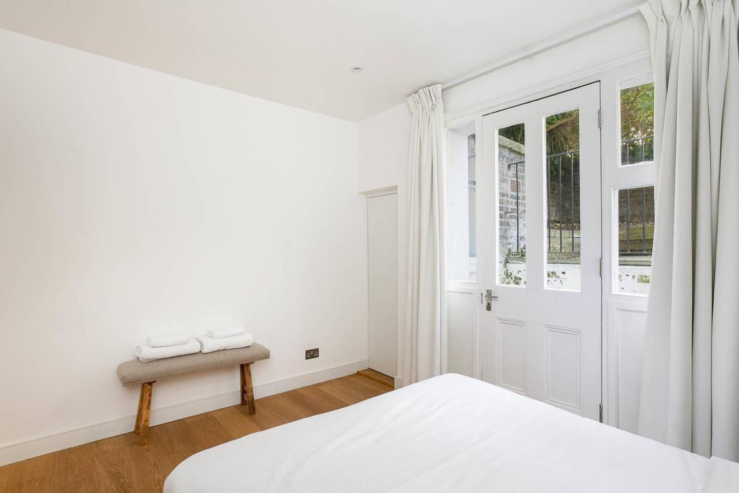 Stylish 2br In West Kensington , 4 Guests Apartment *