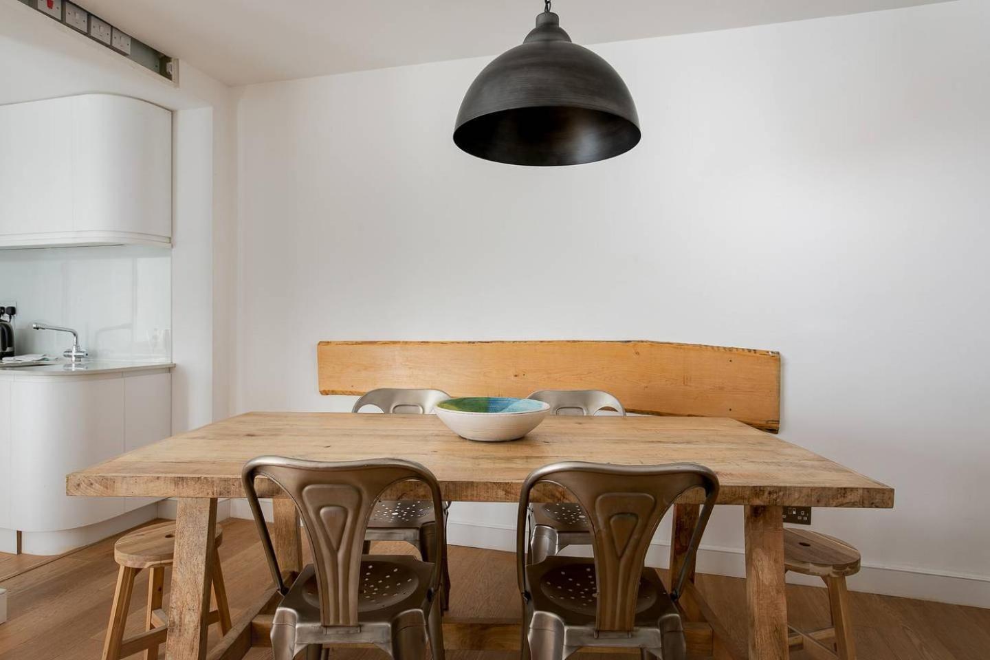 Apartment Stylish 2br In West Kensington , 4 Guests London