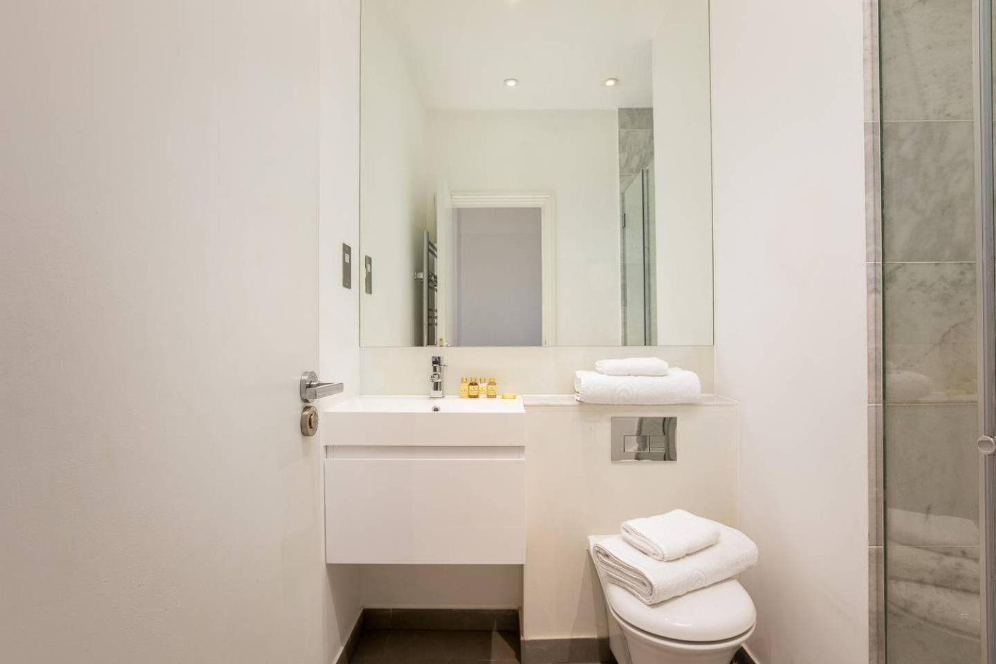 Apartment Stylish 2br In West Kensington , 4 Guests *