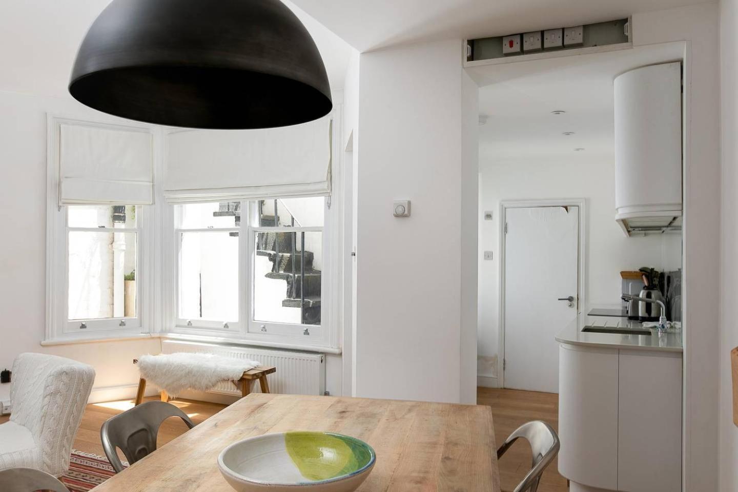 Stylish 2br In West Kensington , 4 Guests