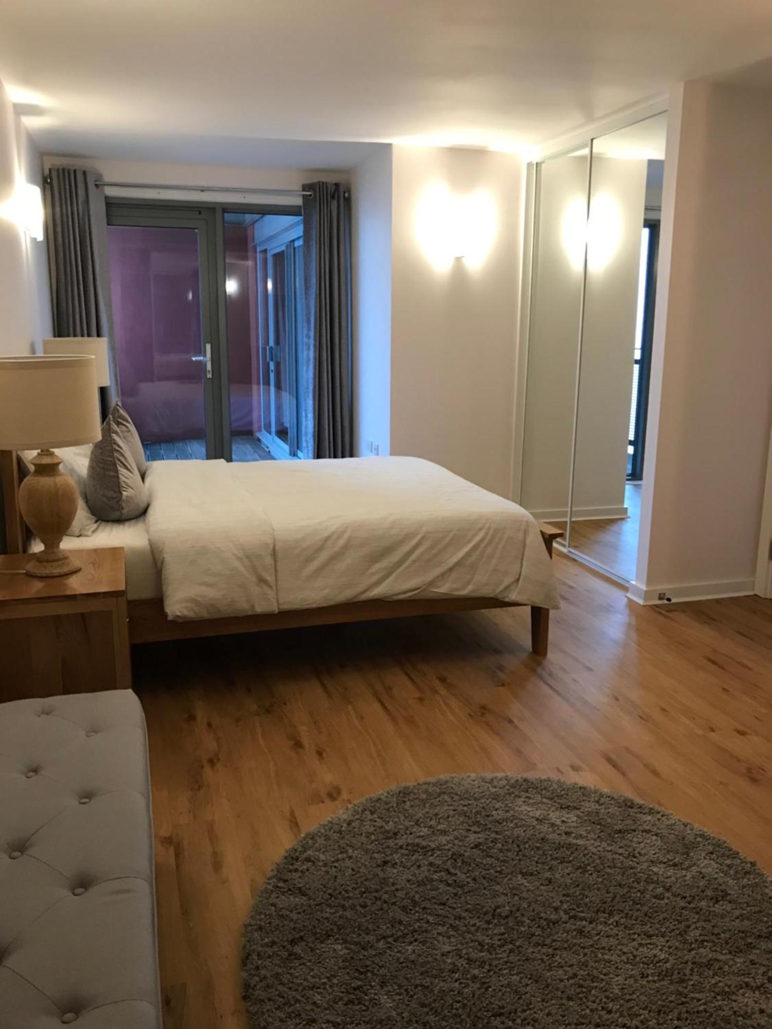 Apartment California Building London