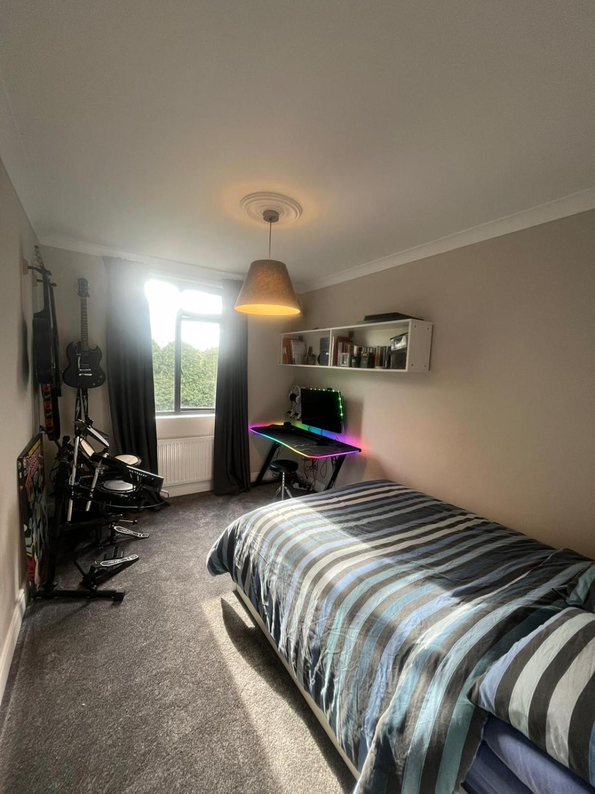 Three Bedroom Family With Garden In Walthamstow Casa de férias