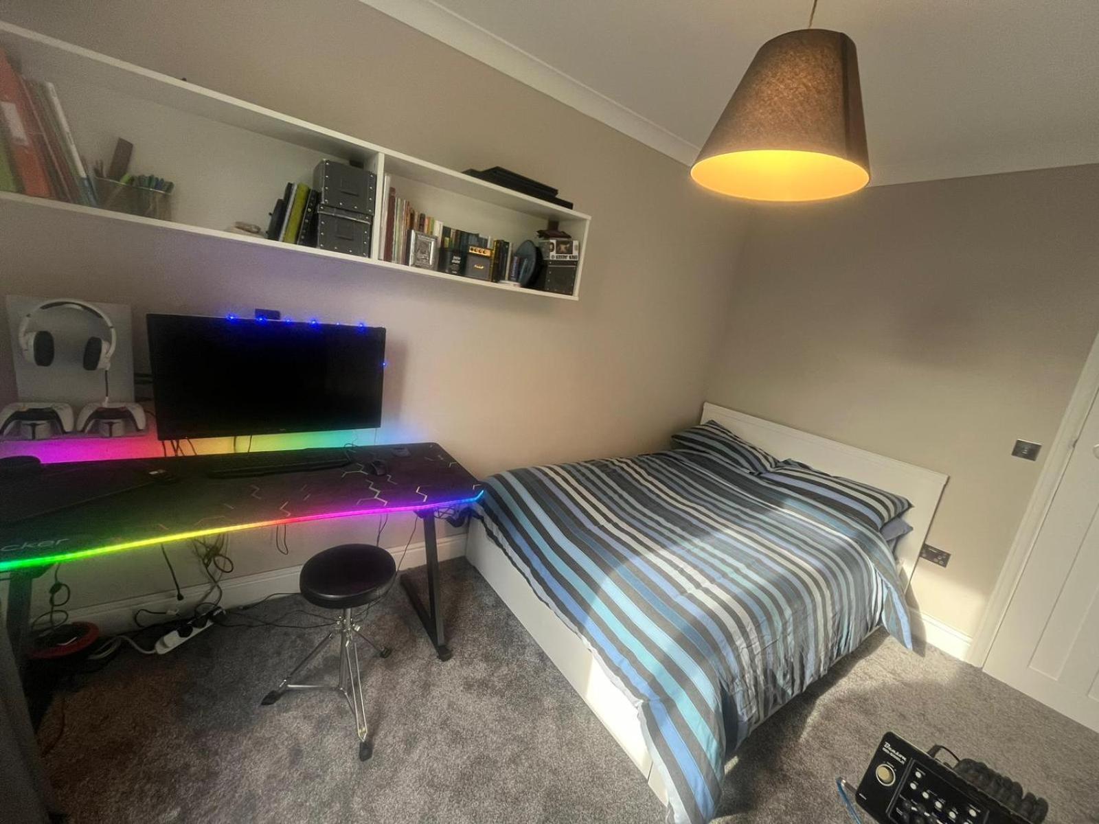Three Bedroom Family With Garden In Walthamstow Londres
