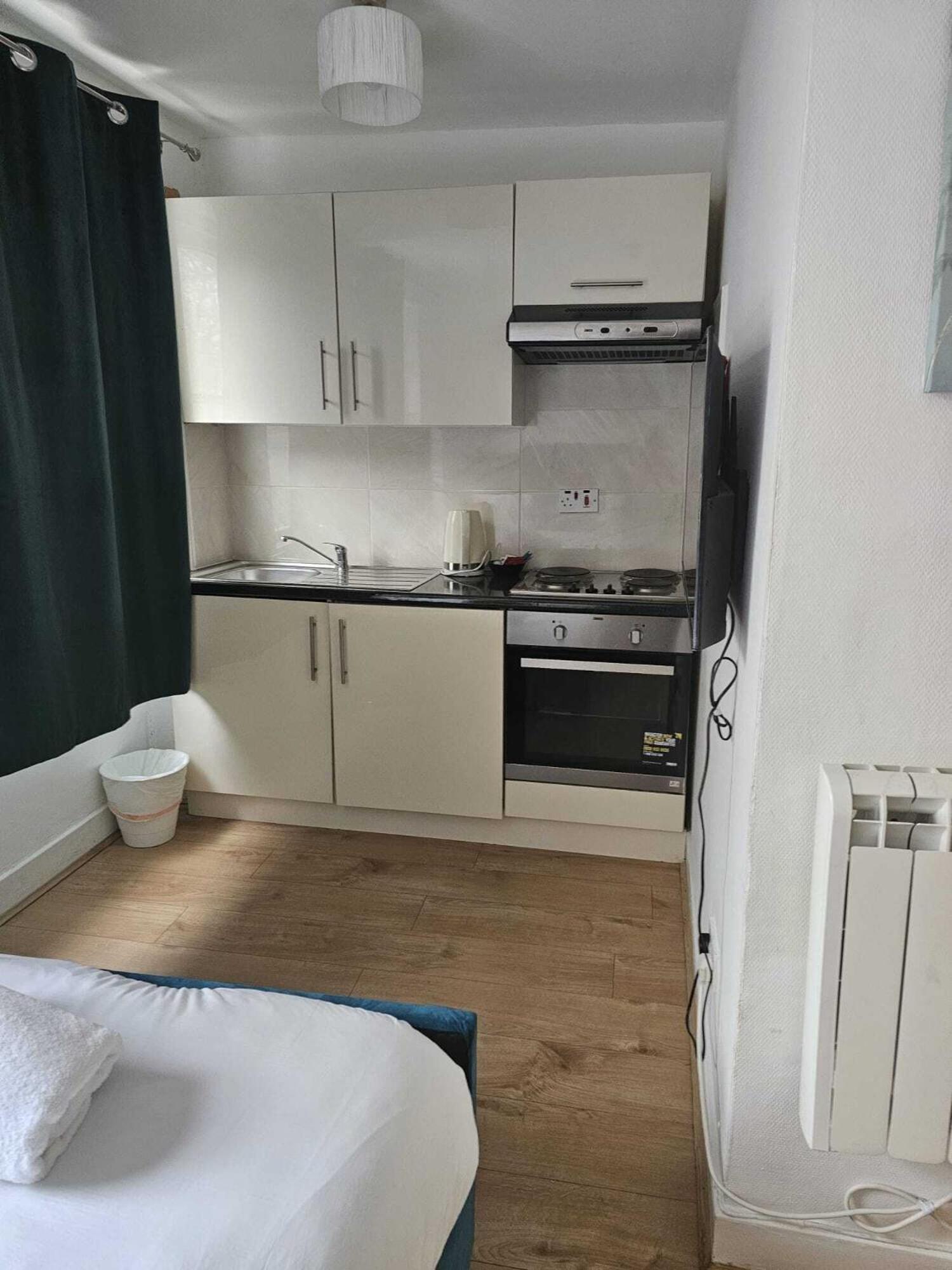 The Chapter- Knightsbridge Apartment *