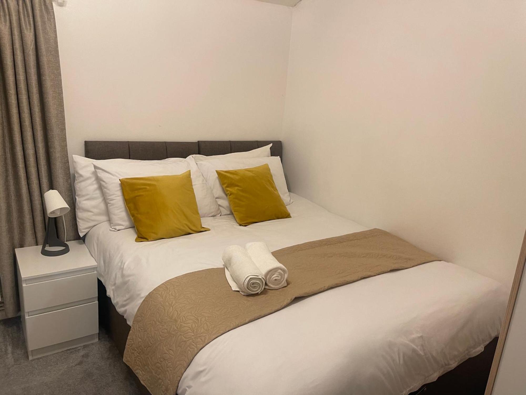 Tooting - Cosy 2 Bedroom House With Garden, 5 Mins Walk To Tube Station London