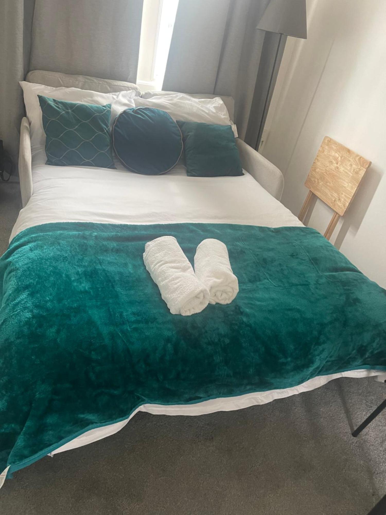 Tooting - Cosy 2 Bedroom House With Garden, 5 Mins Walk To Tube Station Ferienhaus