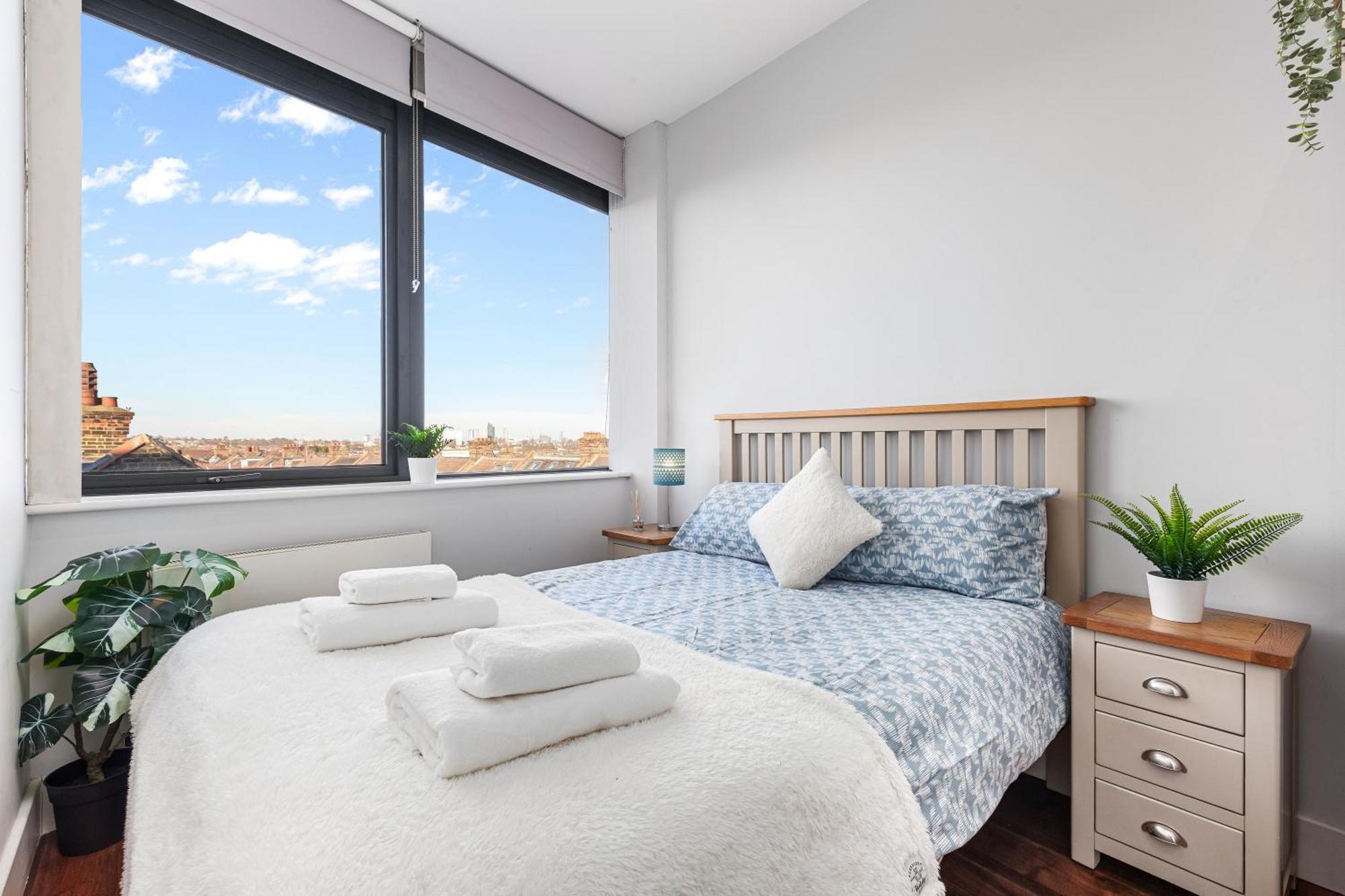 Wimbledon Two Bedroom Luxury -