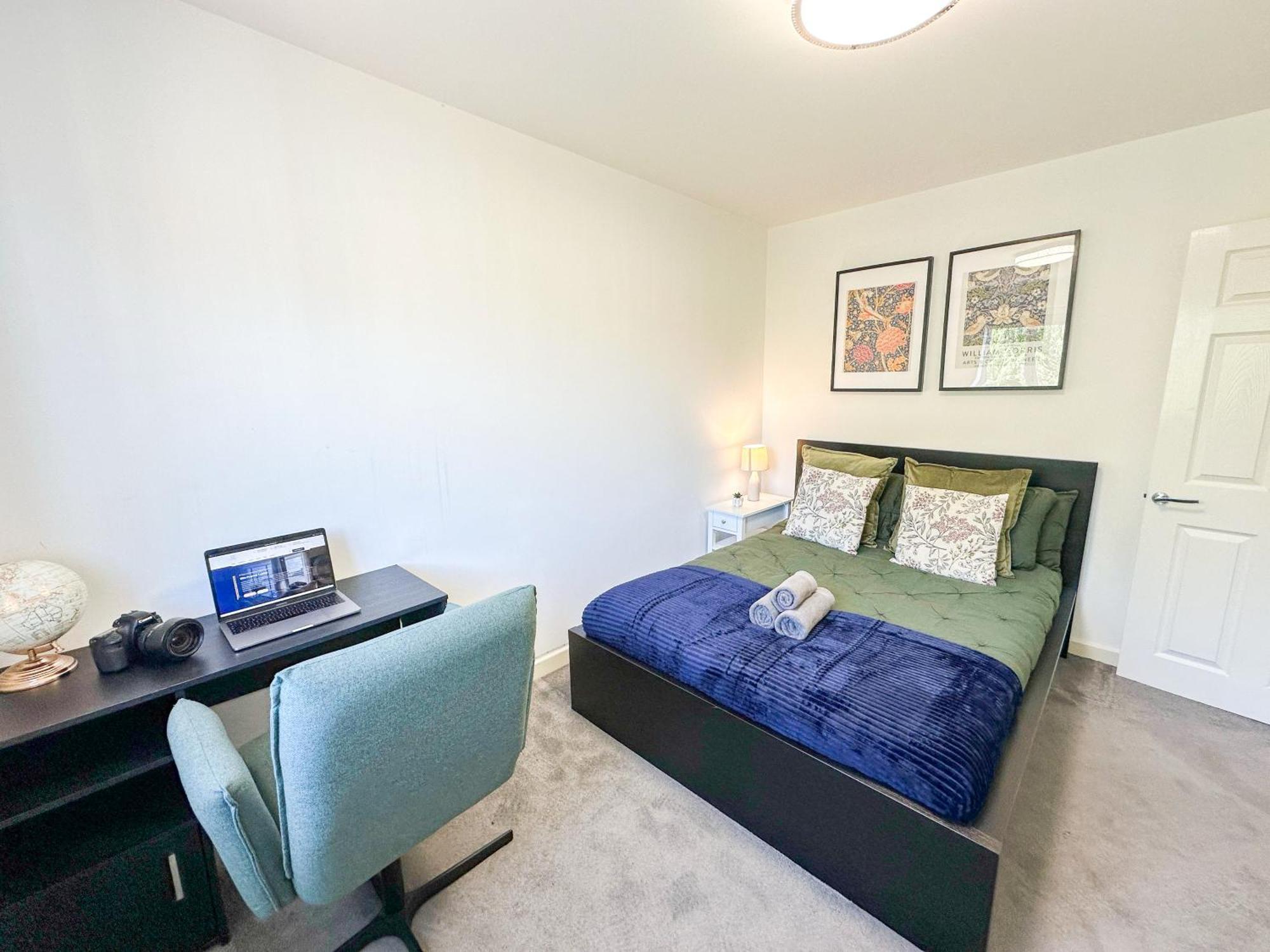 Charming 2-bedroom Flat With Private Balcony Near Islington Station, Canonbury Apartment London