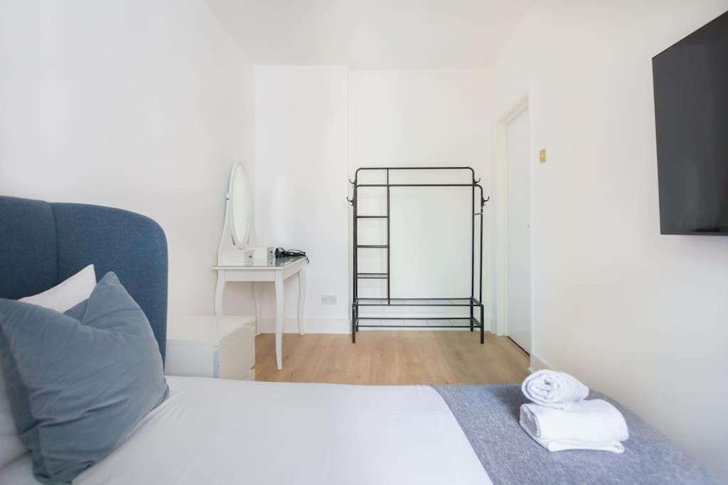 Two Bedroom In Dalston * London