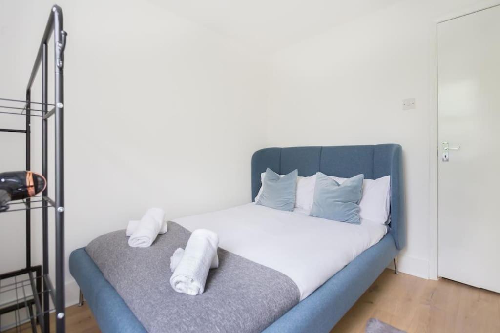 Apartment Two Bedroom In Dalston London