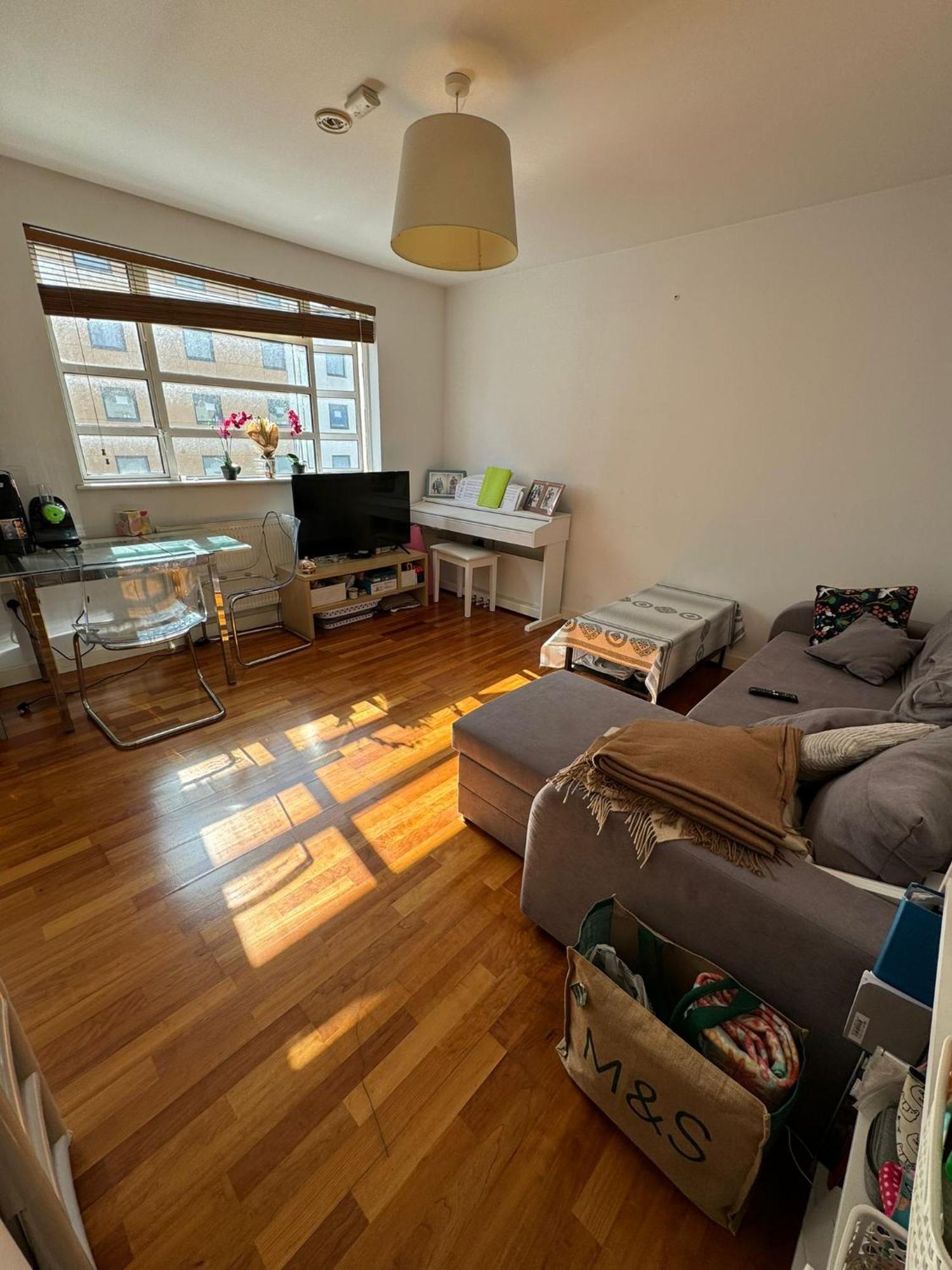 Homestay A Double In The Heart Of Ealing Broadway *