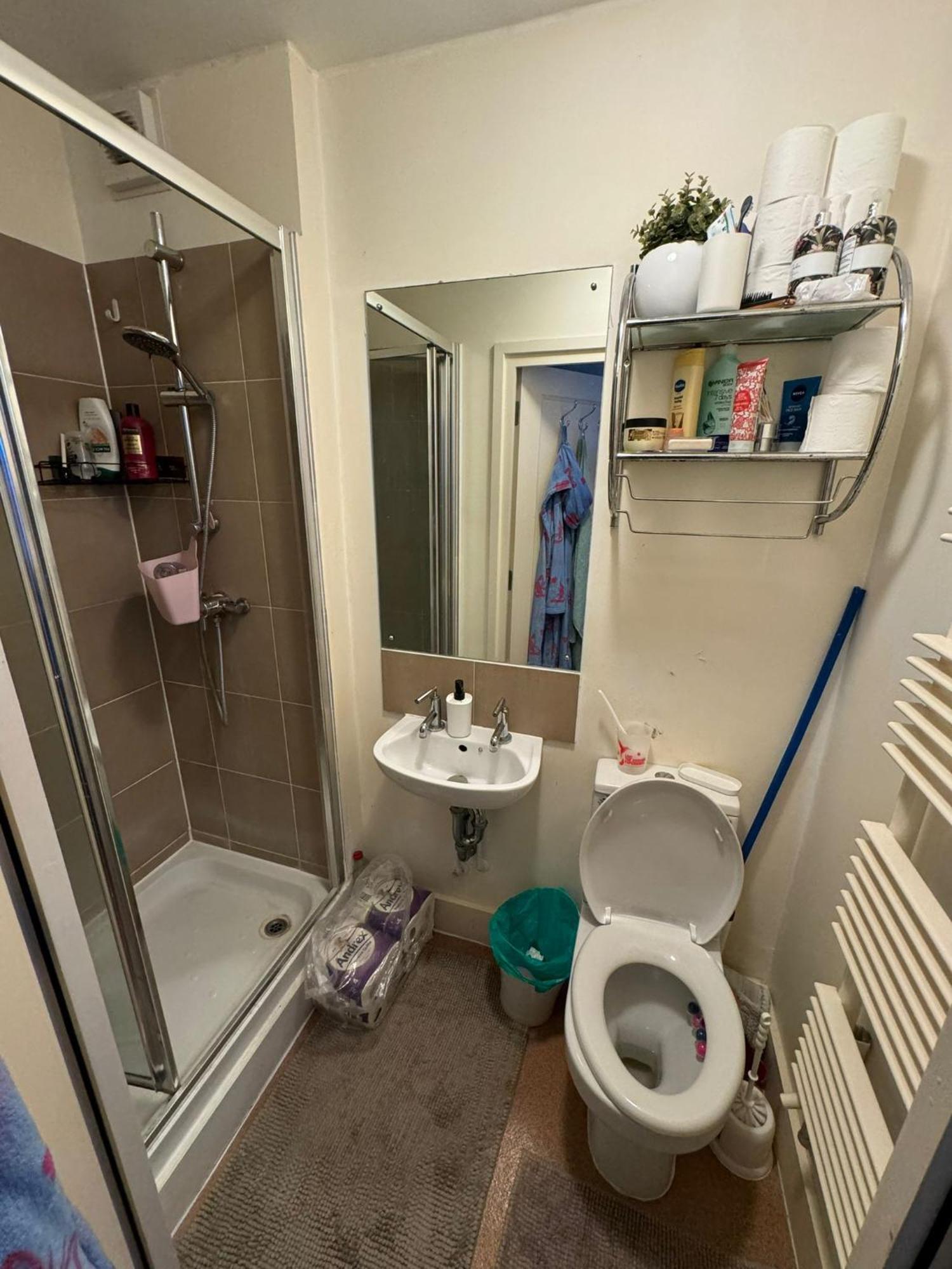Homestay A Double In The Heart Of Ealing Broadway