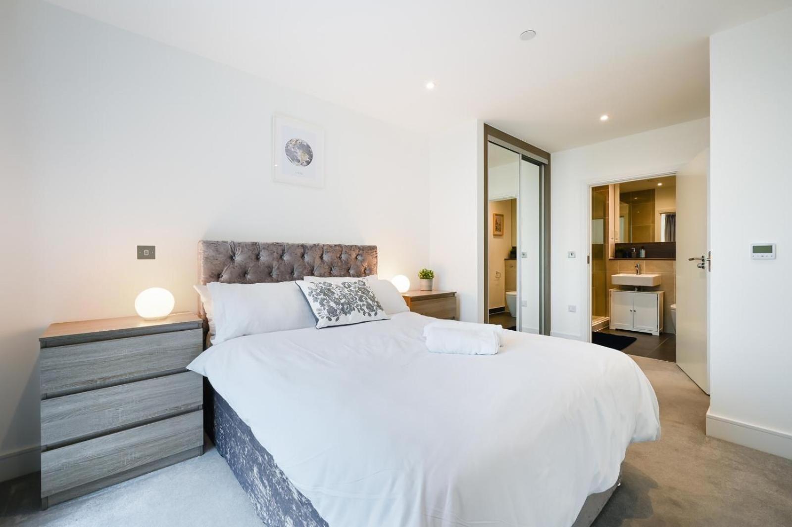 Luxury 2 Bed Apartamento *