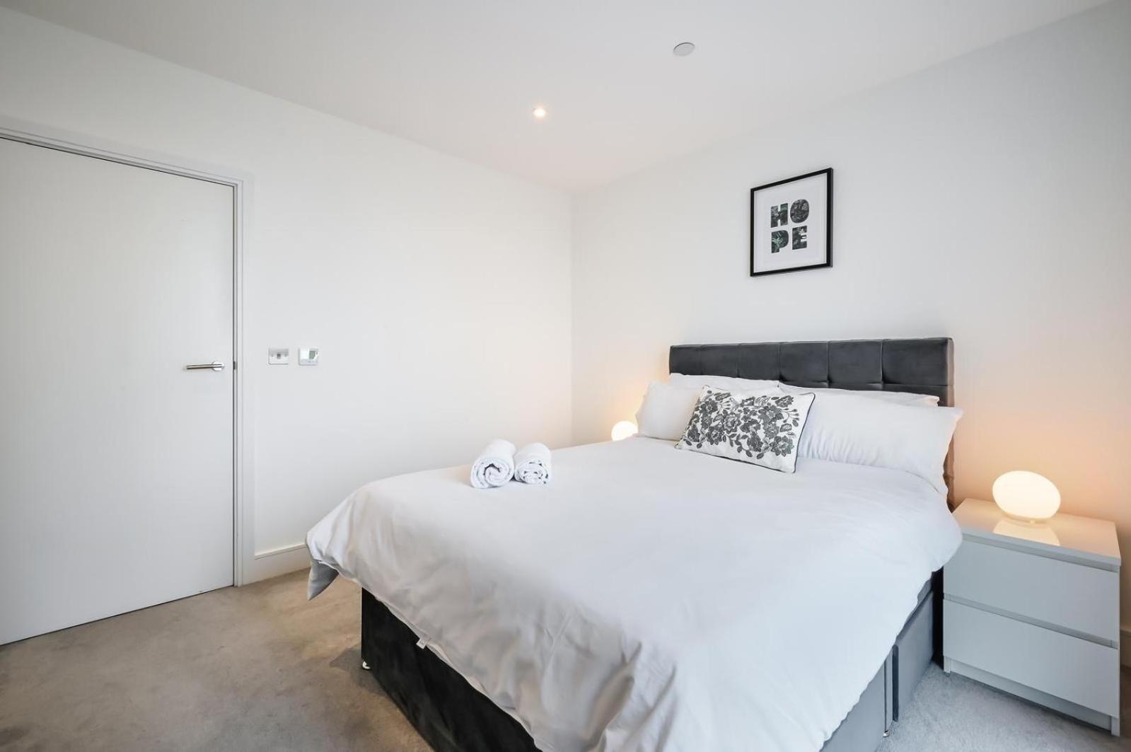 Luxury 2 Bed Apartamento *