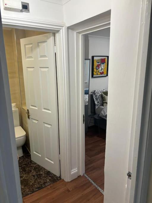 Cosy 1 Bed In Available