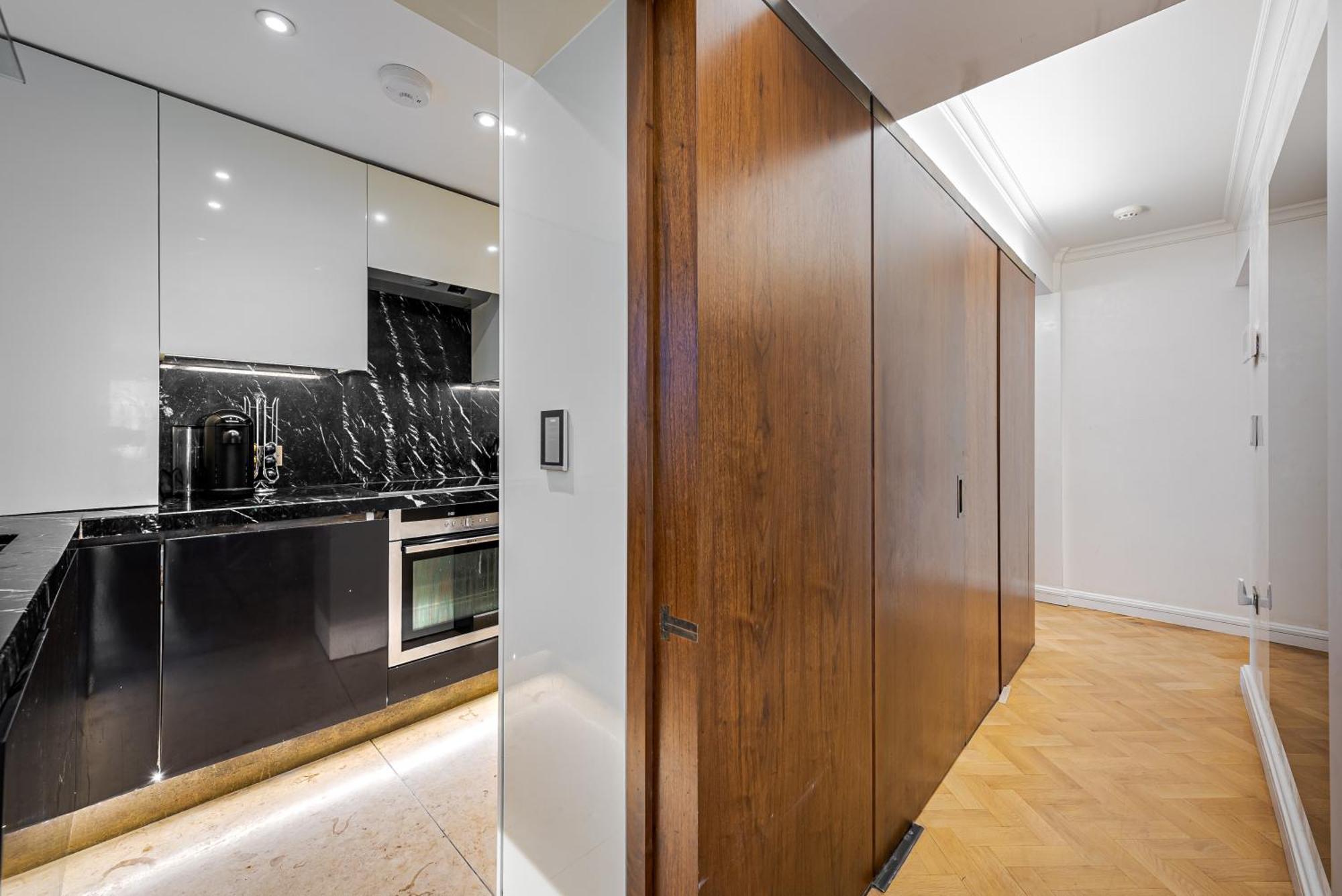 Charming 2 Bed Flat In Knightsbridge Balcony View Of Harrods *