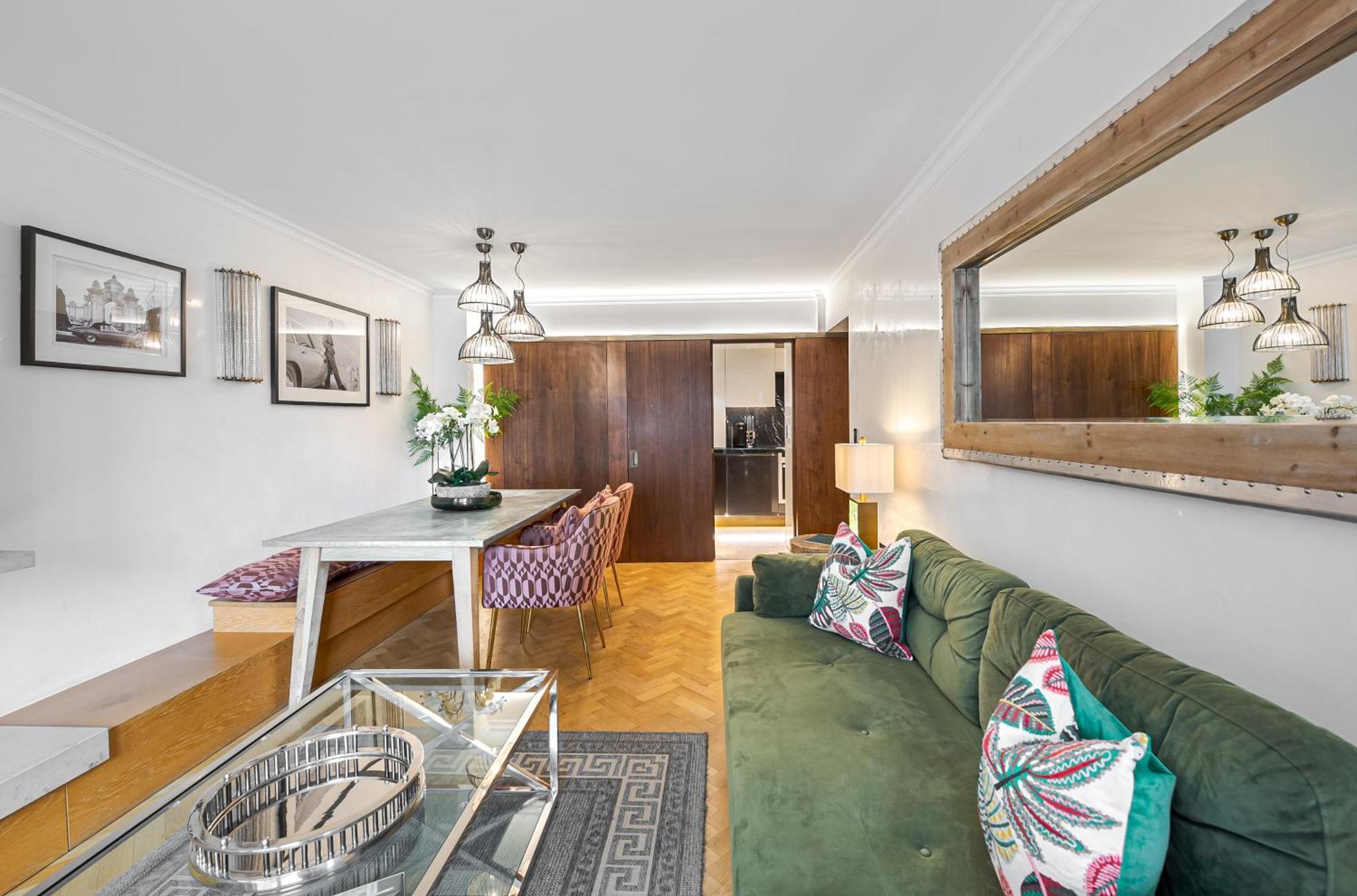 Charming 2 Bed Flat In Knightsbridge Balcony View Of Harrods Apartment London