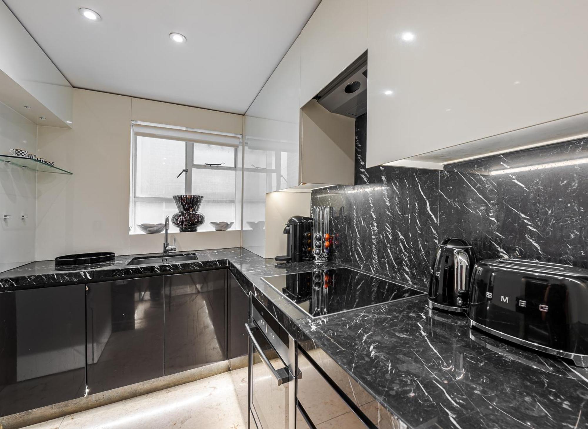 Apartment Elegant 2-Bed Flat With Stunning Harrods View Prime Knightsbridge London