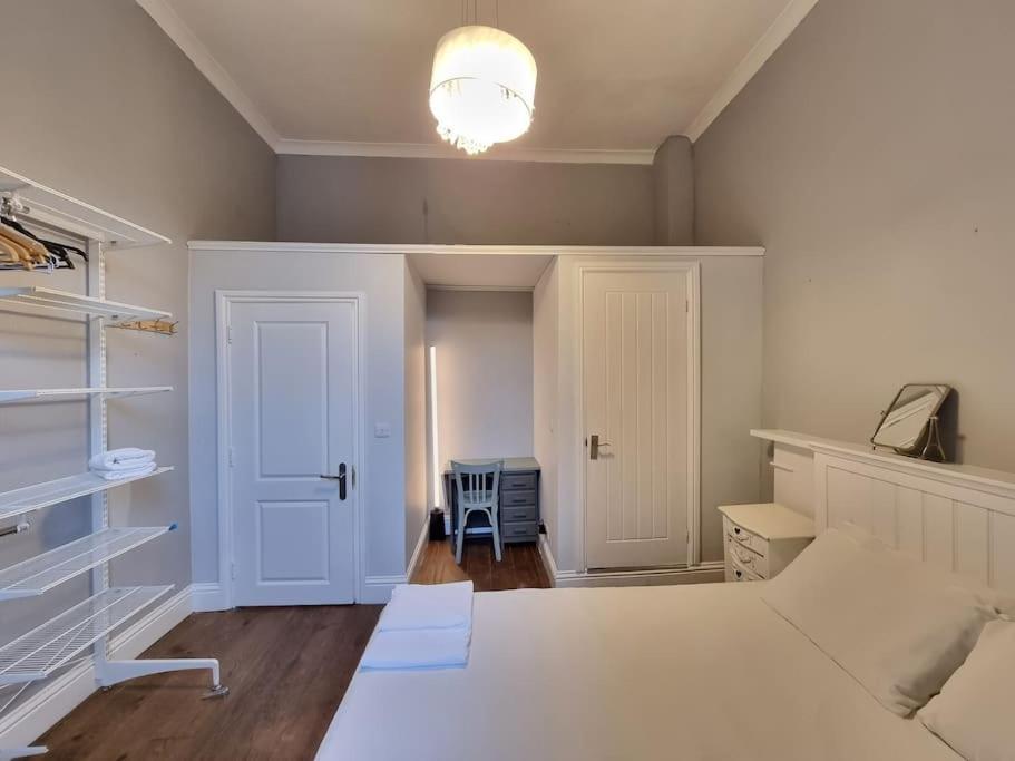 Earls Ct With Terrace London