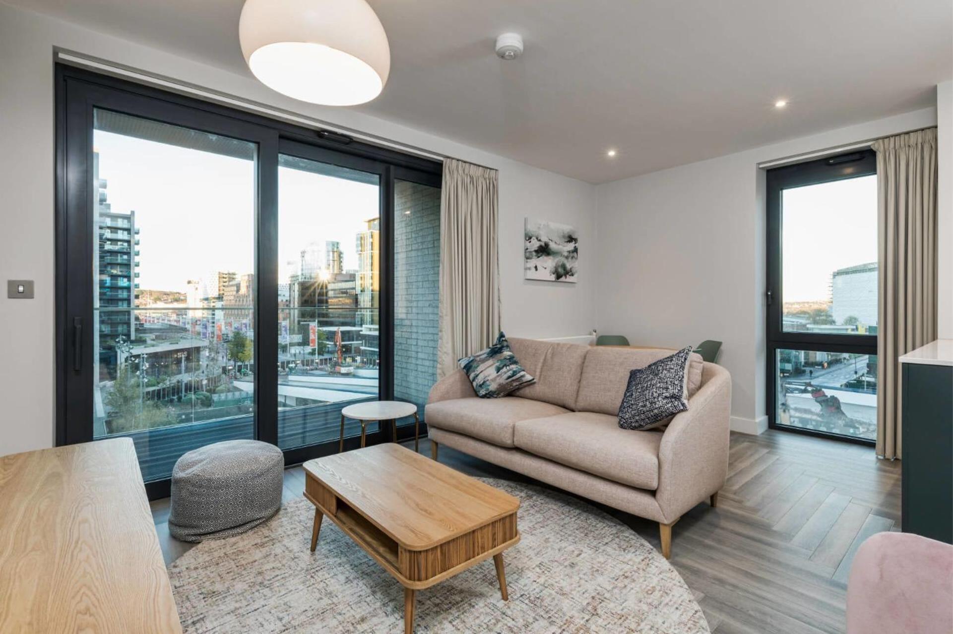 Apartment Chic And Comfortable In *