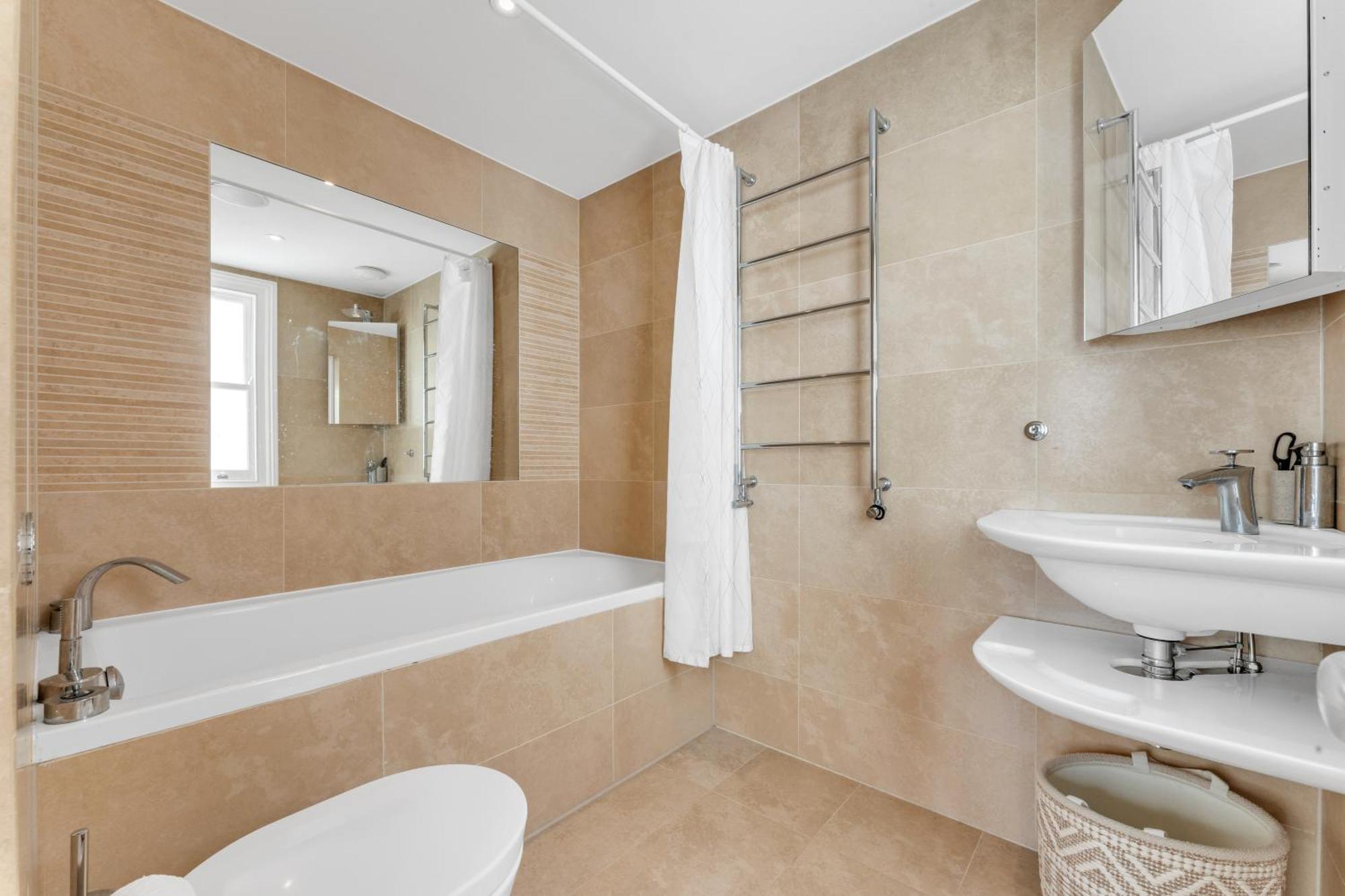 Apartment 3-bed Grand Triplex In Westminster