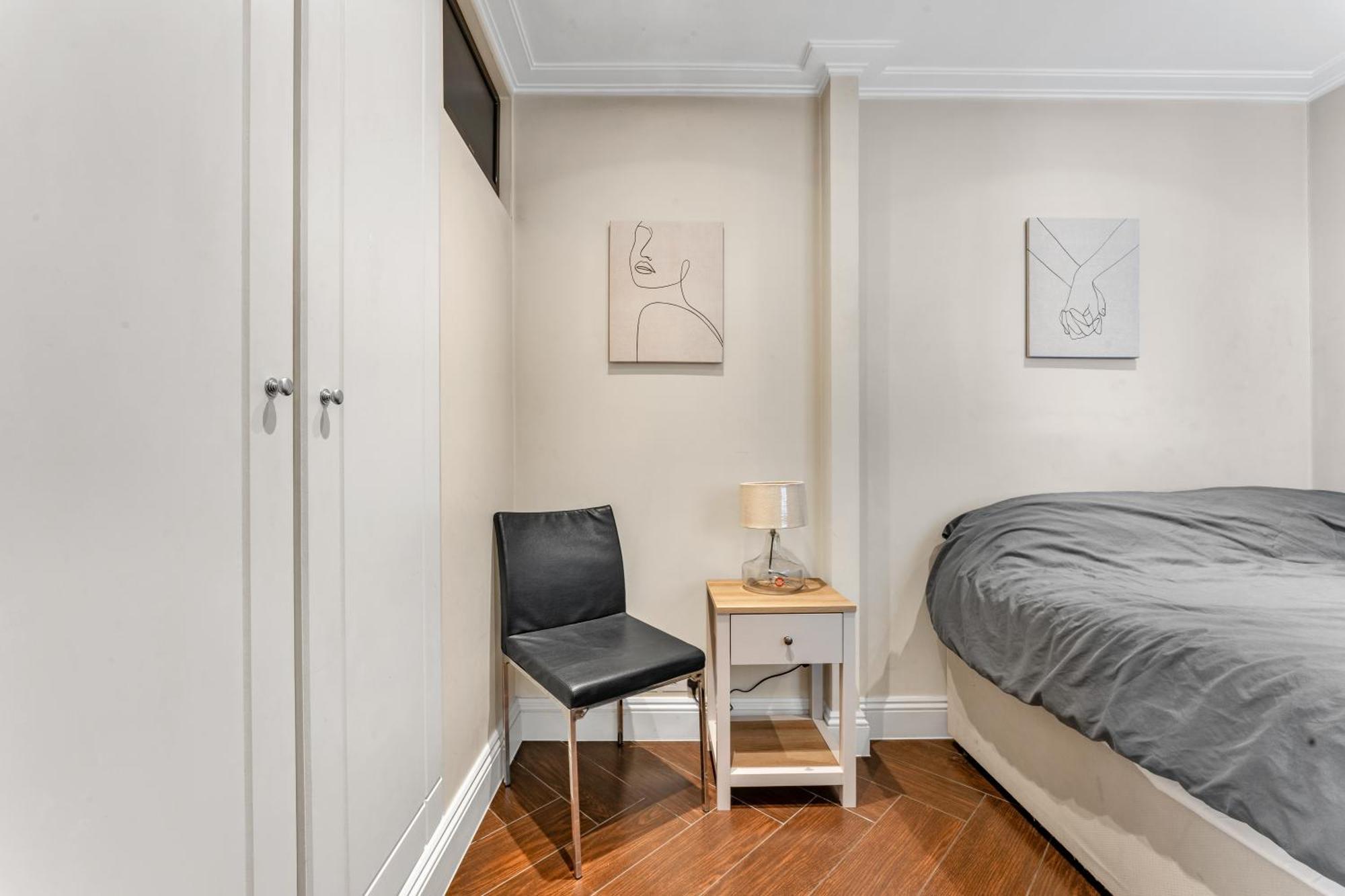 Apartment 3-bed Grand Triplex In Westminster London