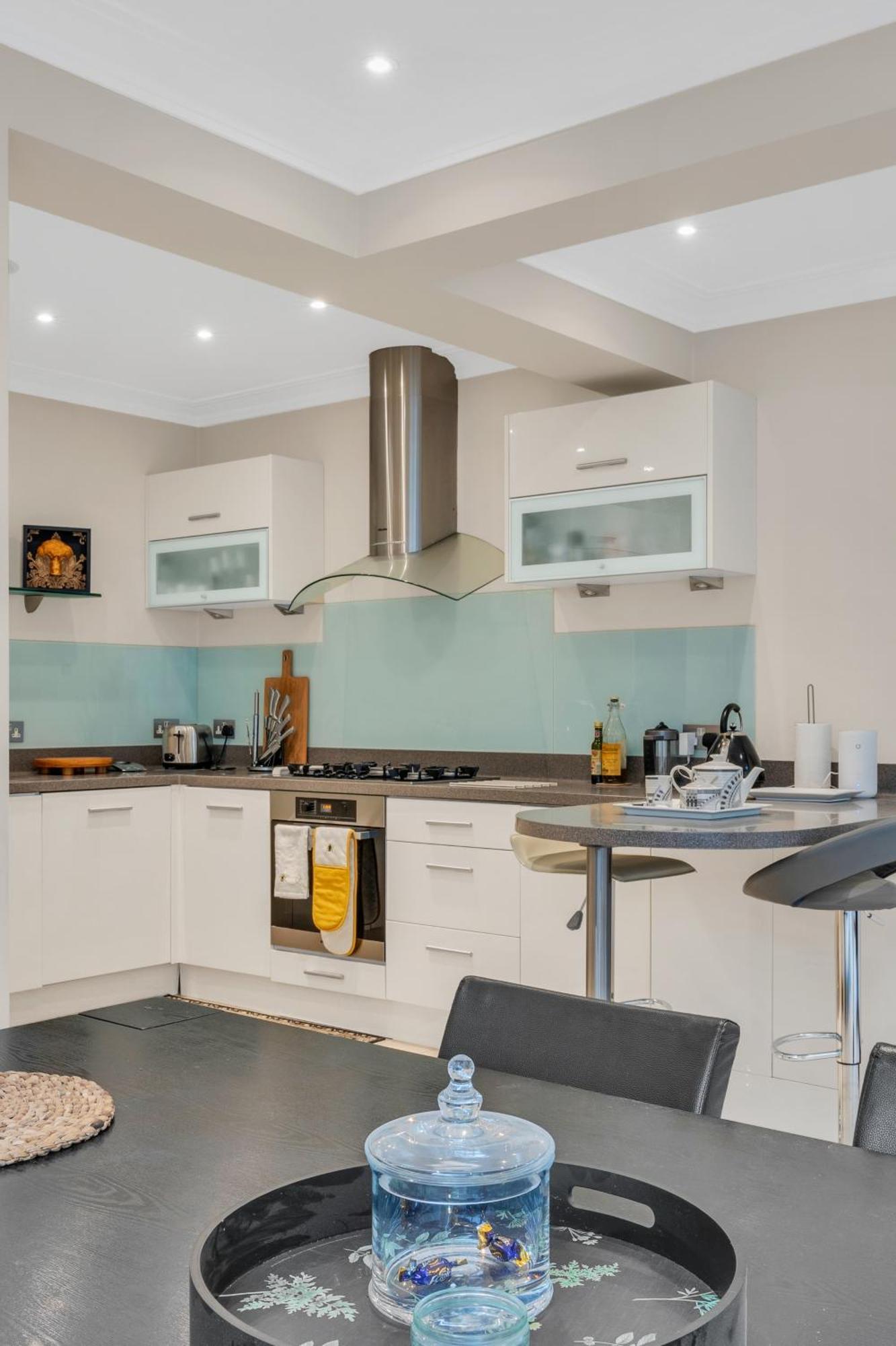 Apartment 3-bed Grand Triplex In Westminster