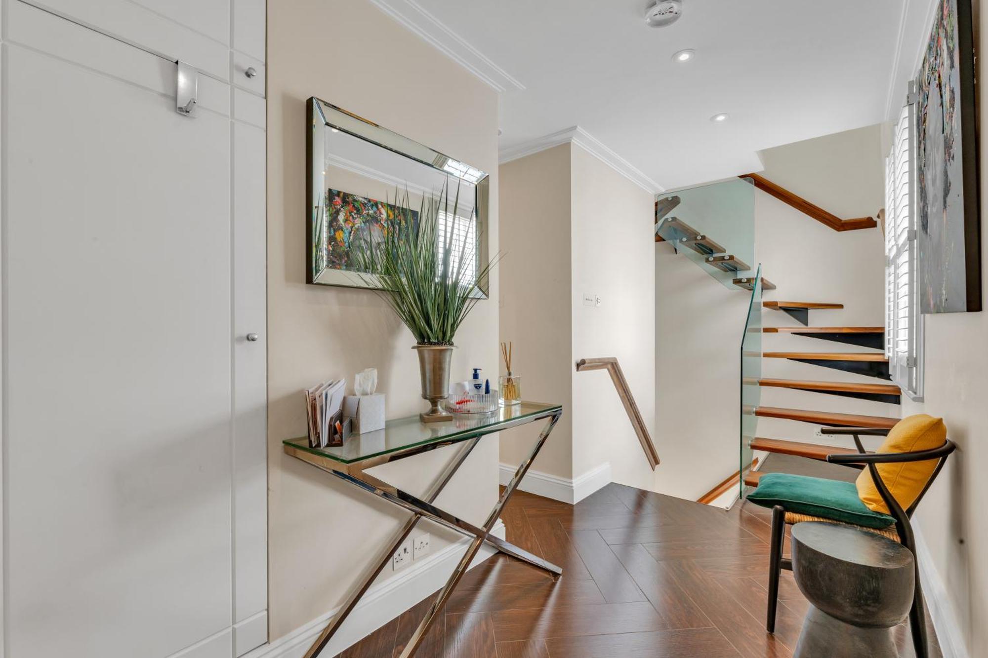 3-bed Grand Triplex In Westminster Apartment London
